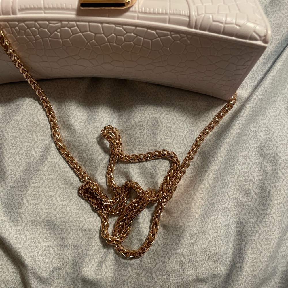 Elegant White Croc-Embossed Handbag - Picture 4 of 5
